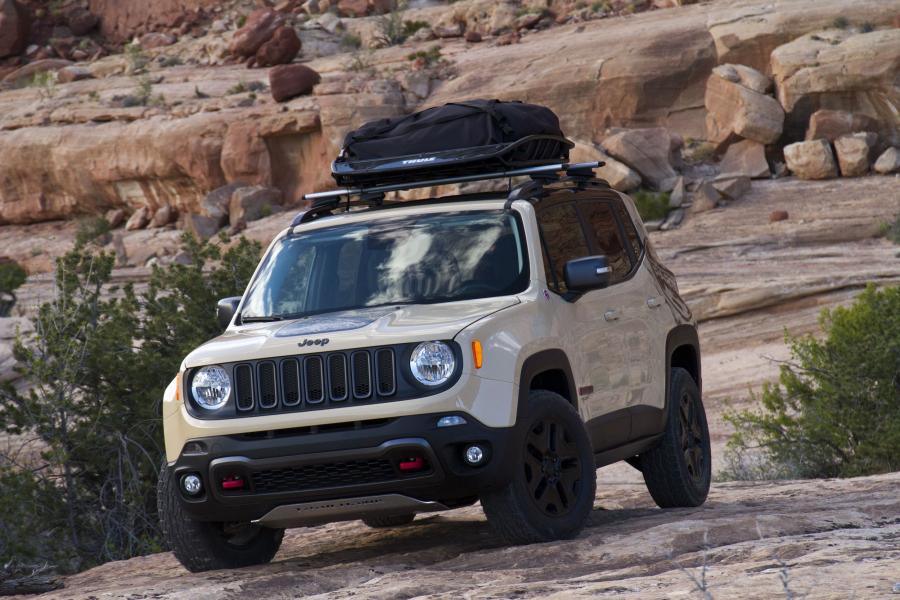  Jeep Renegade Desert Hawk Concept 2015 года  (фото 9 из 13)
